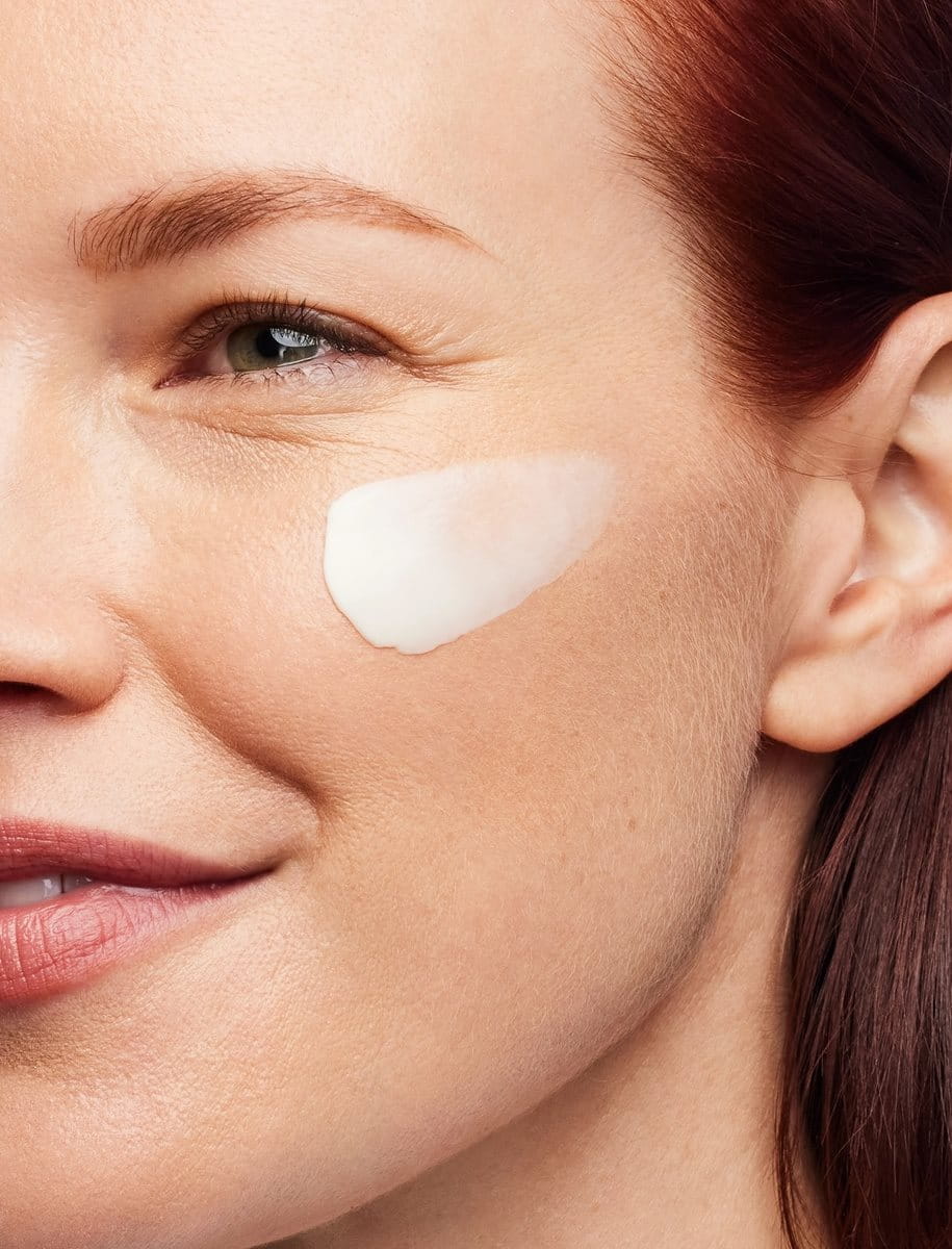 https://images-1.eucerin.com/~/media/eucerin%20relaunch%20media/media-center-items/5/2/1/88d6064abcdb4d3db5760d11e8fa3194-screen.jpg