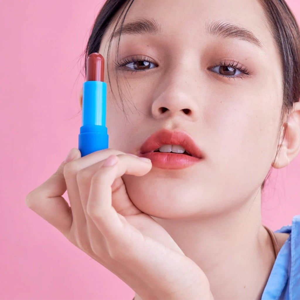 https://cdn.shopify.com/s/files/1/0681/2296/8306/files/tocobo-powder-cream-lip-balm-350-g-601796-es.png?v=1776652563